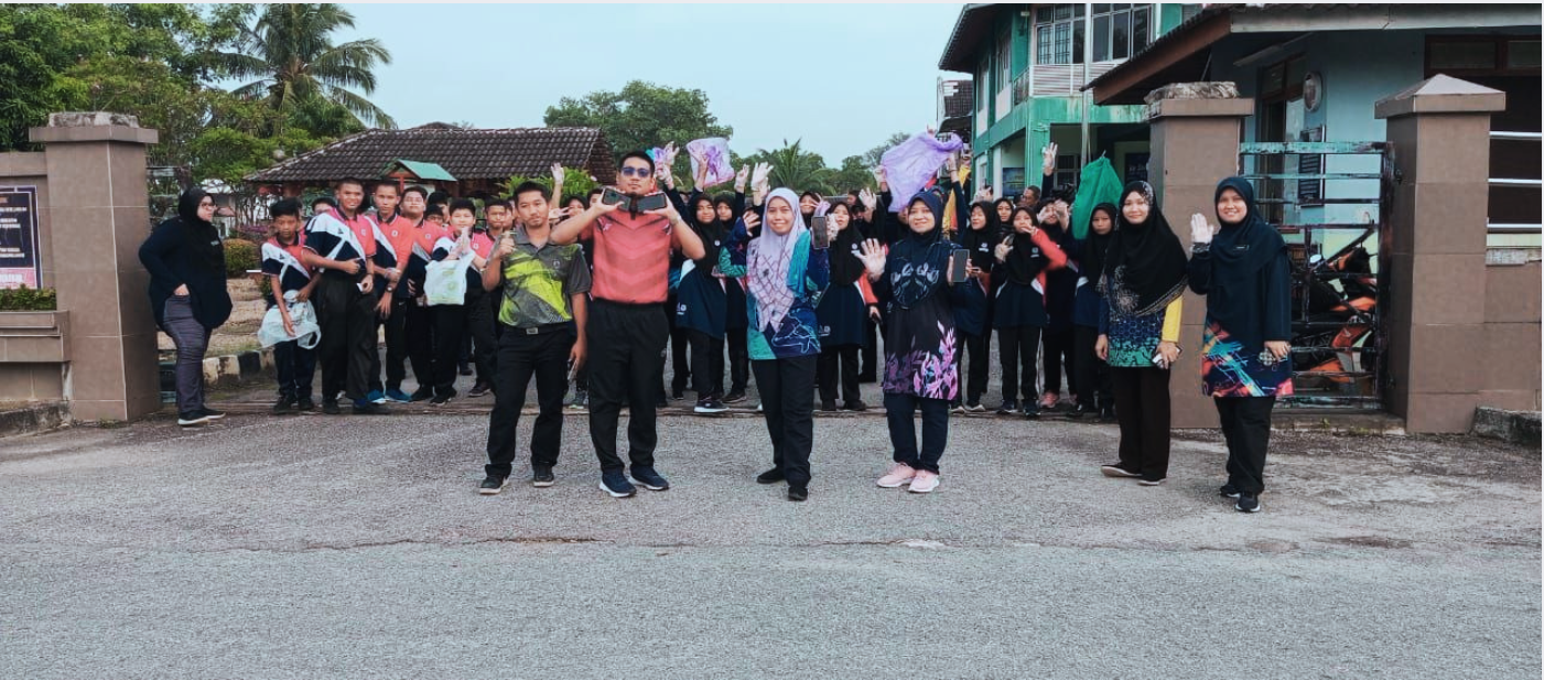 Screenshot 2023-09-12 at 00-01-39 Uploads - Canva